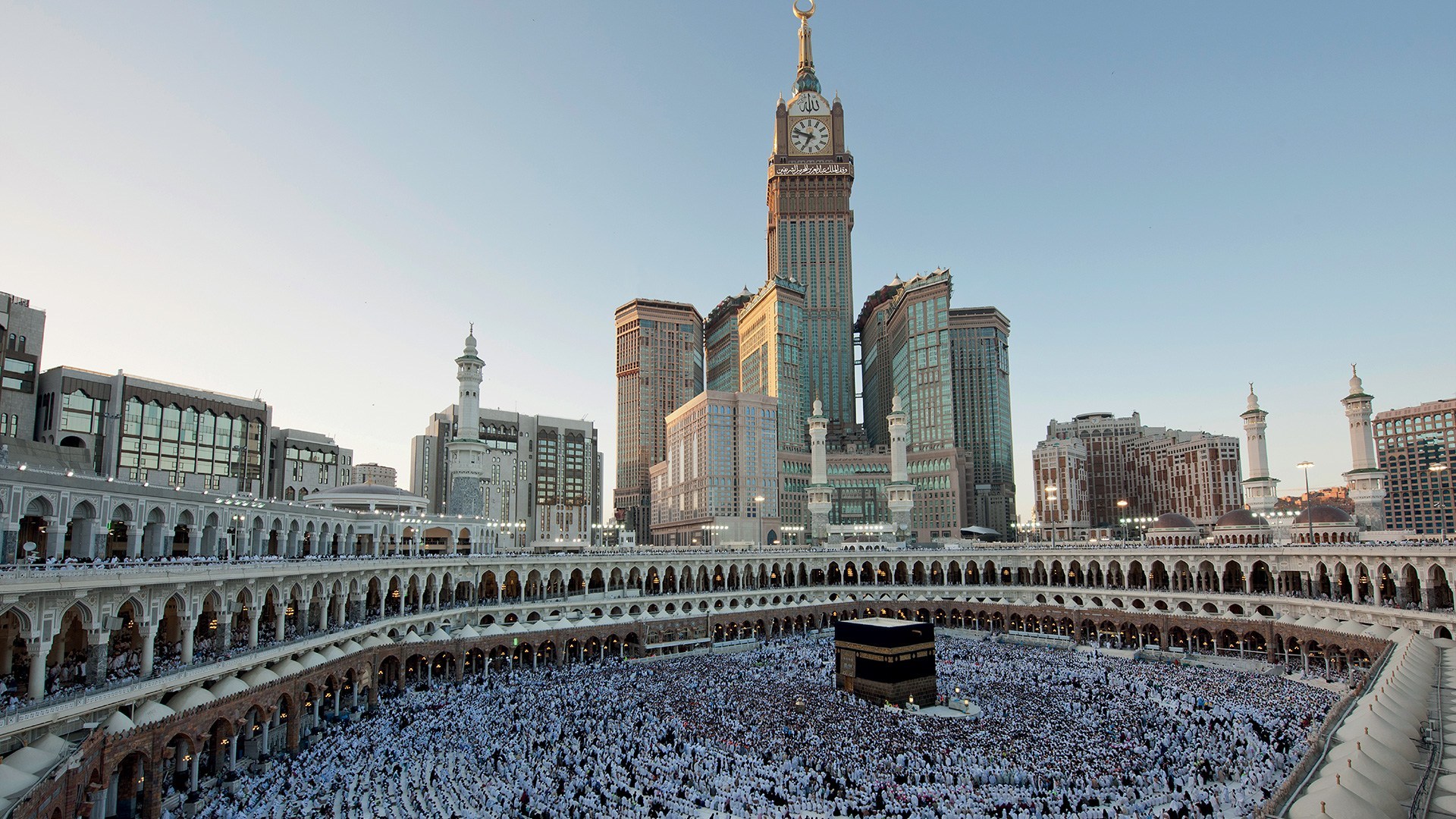 ما الرمز البريدي لجميع أحياء مكة وأهم معالم المدينة المقدسة؟