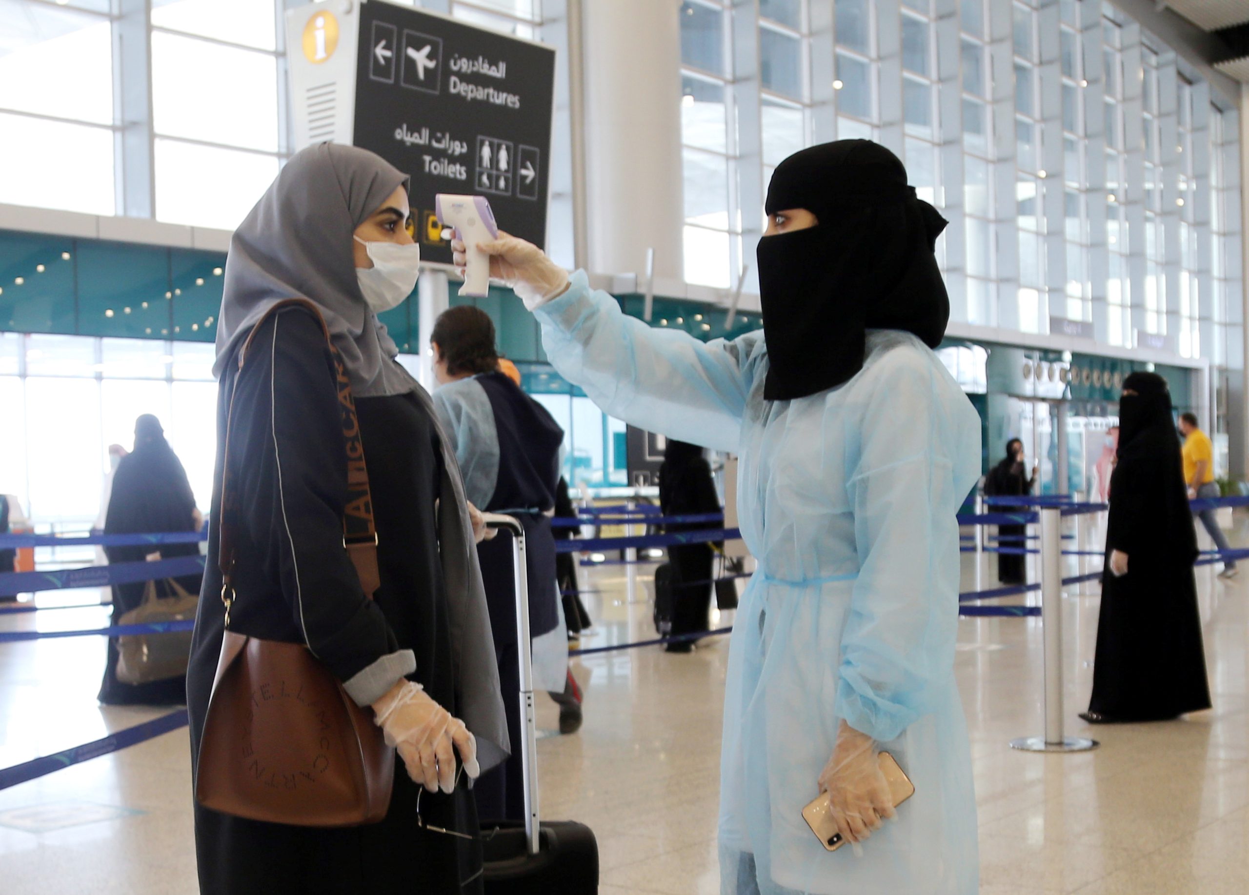 شروط دخول المسافرين للسعودية 2021 وعقوبة مخالفتها