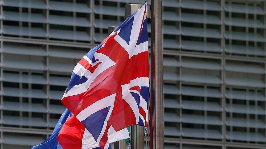 بريطانيا تكشف عن شرط جديد لدخول الطلاب الأجانب